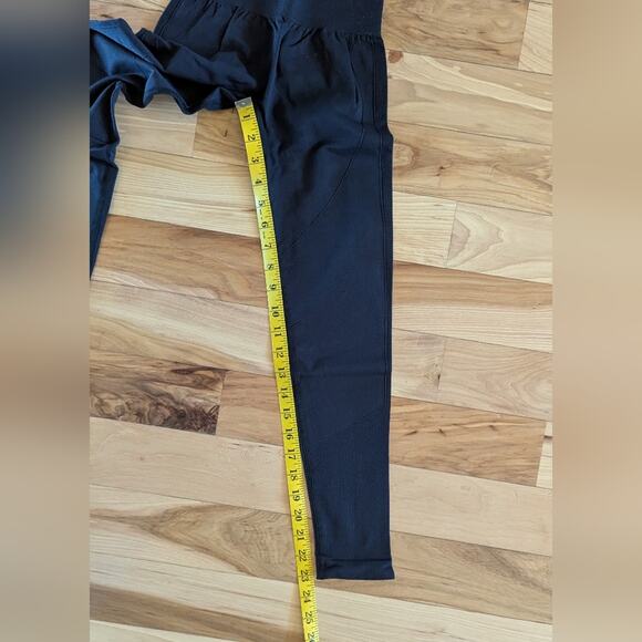 New Halara Seamless Leggings Size XS - Picture 7 of 8